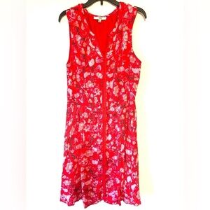 Q&A Nataliya Crochet Detail Floral Print Lined V Neck Dress